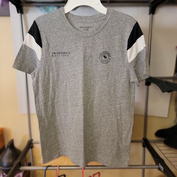 Grey Abercrombie Kids TShirt 13/14 - Picture 1 of 3